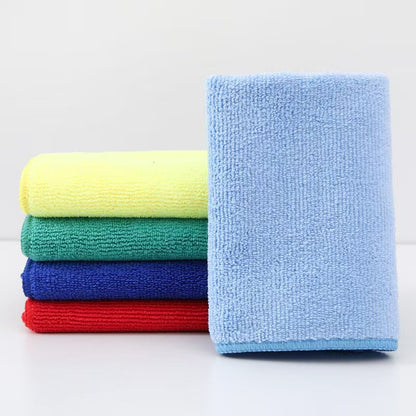 300g Microfiber Cleaning Towel Multipurpose Absorbent Cloth — in use
